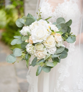 Hoa cô dâu tone trắng xanh 