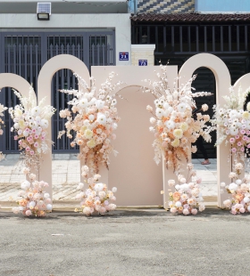 backgroud hoa lụa trang trí trung tâm tiệc cưới  