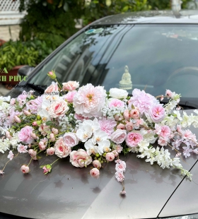 hoa trang trí trên xe đám cưới 